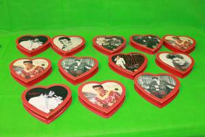 lot 122 image: TOTAL OF 12 ELVIS PRESLEY RUSSELL STOVER COLLECTORS SERIES HEART SHAPED CANDY BOXES (6)