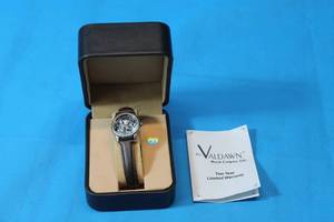 lot 172 image: ELVIS PRESLEY VALDAWN COLLECTIBLE LEATHER BAND  WATCH IN CASE