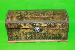 lot 43 image: VINTAGE FRENCH GRAPEVINE WOODTIN STATIONARY BOX  8X16