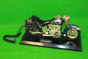 lot 44 image: VINTAGE TELEMANIA HARLEY DAVIDSON BLACK  COLLECTIBLE LANDLINE  TELEPHONE 0902