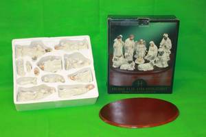 lot 51 image: HOME FOR THE HOLIDAYS PORCELAIN NATIVITY SCENE