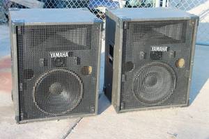 lot 5 image: 2-YAMAHA SPEAKERS S3115HT 3- WAY SPEAKERS