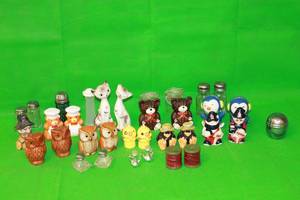 lot 20 image: TOTAL OF 34 VINTAGE SALT & PEPPER SHAKERS