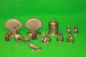 lot 85 image: TOTAL OF 12  VINTAGE BRASS PIECES  SEE PICS