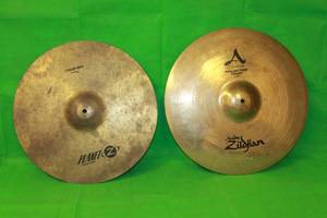 lot 107 image: TOTAL OF 2 ZILDJIAN   CYMBALS , AVEDIS  19 PROJECTION CRASH & PLABET Z 18 CRASH RIDE