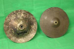 lot 109 image: TOTAL OF 2 12 CYMBALS , WUHAN & CB700