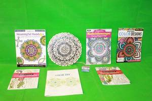 lot 131 image: TOTAL OF 6 ART COLOR BOOK AND COLOR IN WOOD SHAPE