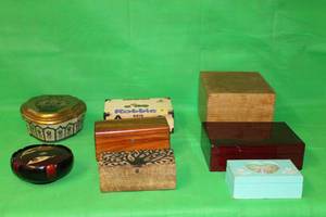 lot 148 image: TOTAL OF 8 ASSORTED JEWELRY KEEPSAKE WOODEN BOXES