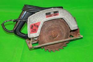 lot 156 image: CRAFTSMAN 7 12 DOUBLE INSULATED 2 18 HORSE POWER CIRCULAR SAW 315.10961