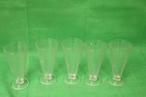 lot 177 image: TOTAL OF 5 VINTAGE CLEAR GLASS BEER PILSNER MADE IN ITALY 7