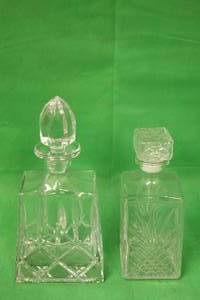 lot 179 image: TOTAL 2 VINTAGE WHISKEY  BOTTLE DECANTER  WITH STOPPER