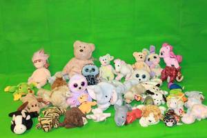 lot 218 image: TOTAL OF 32 ASSORTED TY BABIES