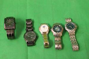 lot 246 image: 5 MEN ATCHES KENNETH COLE ALLUDE AND MORE