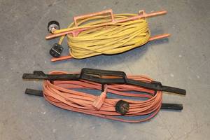 lot 250 image: 2 EXTENTION CORDS