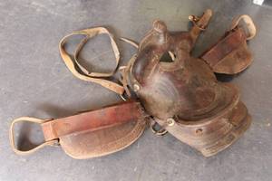 lot 8 image: LEATHER SADDLE