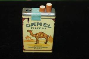 lot 14 image: RARE FIND VINTAGE CAMEL FILTERS CIGARETE PACK ZIPPO STYLE LIGHTER