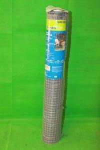 lot 30 image: ROLL OF GARDEN PLUS GALVANIZED GARDEN CLOTH