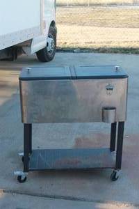 lot 38 image: ROLLING COOLER WITH BOTTLE OPENER