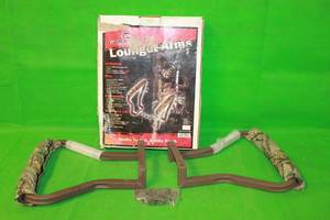 lot 45 image: GORILLA LOUNGER ARMES  49005