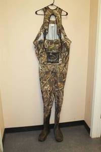 lot 51 image: CABELAS DRY PLUS 83-0661 BREATHABLE CHESTHUNTING WADER SIZE 10 STOUT