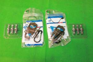 lot 56 image: 2 LEOFOTO LS-324C STAINLESS STEEL ARROWHEAD SPIKE TRIPOD FOOT MULTI TOOL WRENCH KIT