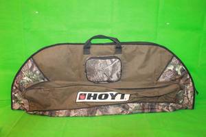 lot 58 image: HOYT CAMO BOW CSE 46 LONG