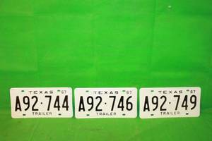 lot 72 image: 3 TEXAS 1967 TRACTOR LICENSE PLATES