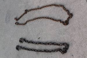 lot 80 image: 2 TOW CHAINS WITH HOOKS