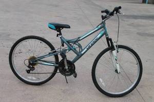 lot 87 image: VINTAGE HUFFY TRAILRUNNER 5200 KOLO SHIMANO EQUIPPED 18 SPEED