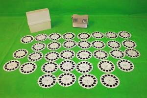 lot 91 image: VINTAGE SAWYERS VIEW MASTER WIT 34 DISC AND CASE