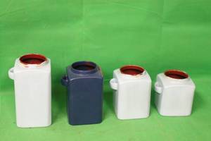 lot 93 image: 4 MAINSTAYS KITCHEN CANISTERS