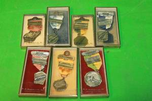 lot 107 image: 7 VINTAGE 1950S PISTOL AND RIFLE TOURNAMENT MEDALS