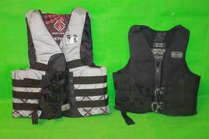 lot 147 image: 2 ADULT SIZE LARGE LIFE JACKETS SAFETY VEST