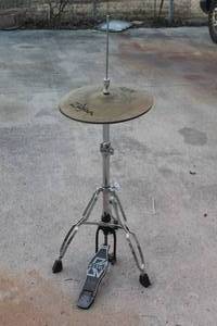 lot 202 image: TAMU STAND WITH ZILDJI CYMBAL 14 DIAM