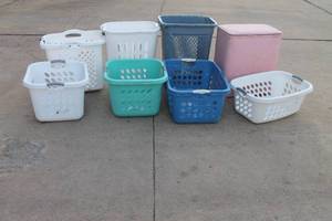 lot 203 image: 8 ASSORTED LAUNDRY BASKETS