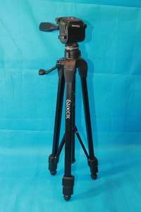 lot 260 image: PLATINUM PLUS TRIPOD BY SUNPAK MODEL 6200DX