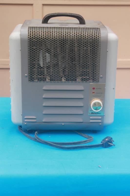 VINTAGE RIVAL T268 SPACE HEATER | SOUTH ARLINGTON ESTATE AUCTION*NO CASH  PAYMENTS ACCEPTED FOR THIS AUCTION*CARD PAYMENTS ONLY* | Warren Liquidation