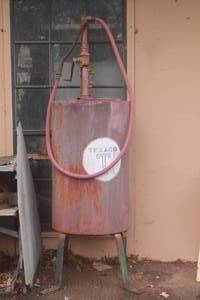lot 2 image: VINTAGE TEXACO GAS STATION LUBSTER OIL PUMP