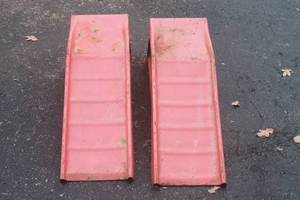 lot 3 image: PAIR OF VINTAGE RED METAL CAR RAMPS