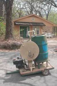 lot 4 image: DRUM POWER  LIQUID MIXER SPRAYER MACHINE WITH TECUMSEH ENGINE