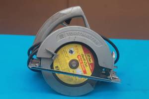 lot 14 image: TOASTMASTER 5527 CIRCULAR SAW