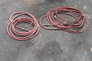lot 32 image: TOTAL OF 2  AIR HOSE
