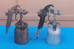 lot 70 image: TOTAL OF 2 BINKS PNEUMATIC AIR SPRAY GUNS