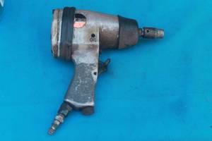 lot 71 image: FORGE PNEUMATIC AIR IMPACT WRENCH 510-149