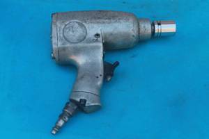 lot 72 image: PACE-SETTER PNEUMATIC AIR WRENCH CP-834