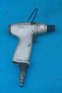 lot 75 image: AIM URYU PNEUMATIC AIR US-350PW SCREW DRIVER NUT DRIVER