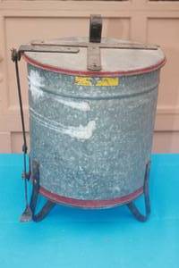 lot 85 image: VINTAGE UNDERWRITER  LABATORIES INC GALVANIZED FACTORY MACHINE SHOP OILY  RAG  WASTE TRASH CAN WITH FOOT -OPERATED TOP