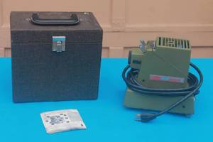lot 92 image: VINTAGE STANDARD FILMSTRIP SLIDE PROJECTOR 666-N WITH CARRY CASE