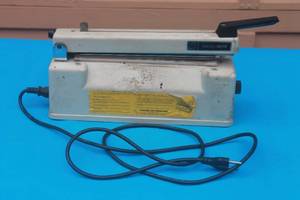 lot 99 image: VINTAGE AUDION ELECTRO SEALBOY