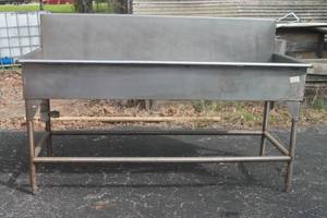 lot 111 image: STAINLESS STEEL WASH STATION SCRUB SINK , 74.5L X 27.5W X 47.0 H